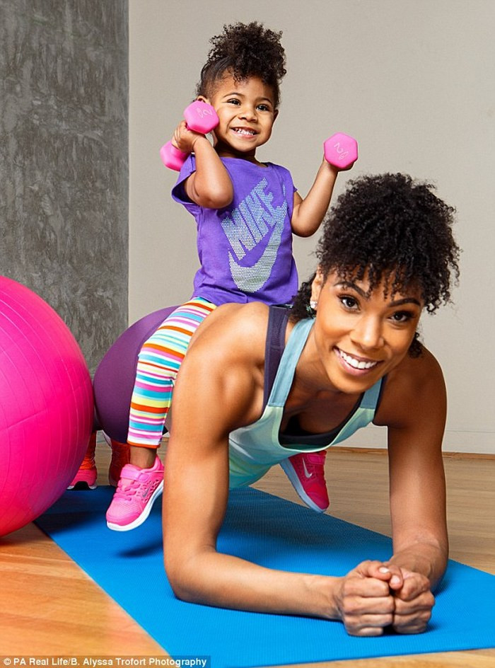 Cô Danielle Jones, 32 tuổi đến từ Georgia, Mỹ là một huấn luyện viên thể dục. Trước khi có con, Danielle là một huấn luyện viên thể dục kỳ cựu. Khi có bầu, cô đã phá hết mọi quy tắc giữ dáng của mình, ăn bánh ngọt và kem, cô tăng đến 30kg.