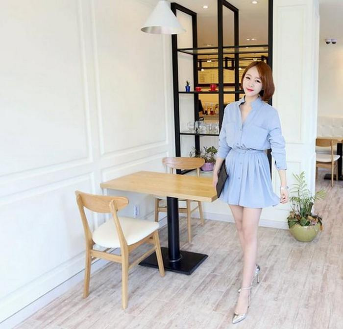 Mệnh mộc. Mệnh này rất hợp màu xanh. Từ xanh dương đến xanh sapphire đều có thể đem lại nhiều may mắn cho quý cô mệnh mộc. Màu sắc này rất dễ phối đồ và nó không hề làm xỉn da. Chỉ cần bạn khéo léo kết hợp phụ kiện sáng màu thì bạn sẽ luôn nổi bật trong năm mới. Ảnh: Guu.