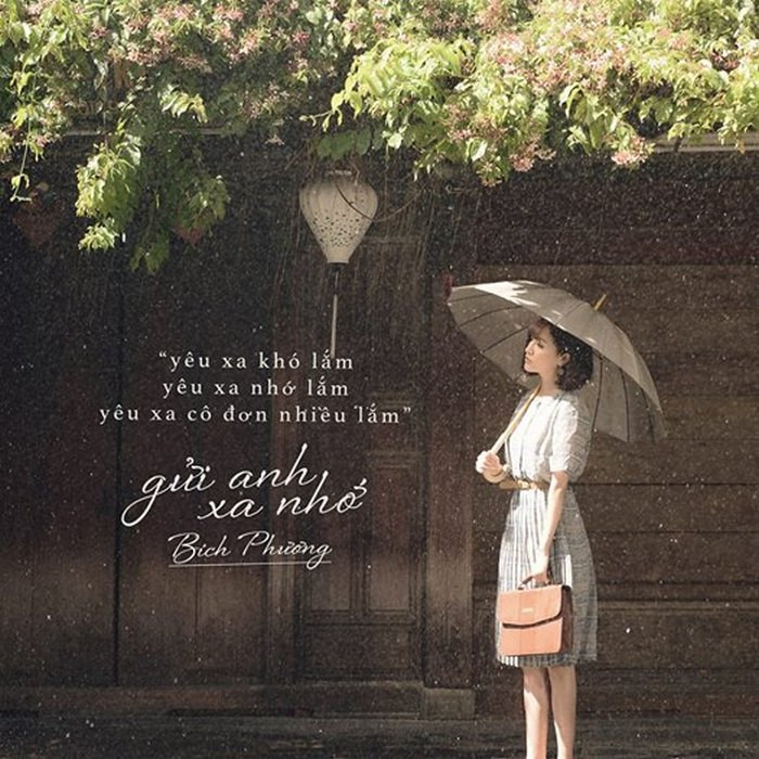 MV “Gửi anh xa nhớ” của Bích Phương vẫn khiến dân tình phát sốt với những hình ảnh mới lạ của cô. Vẫn là phong cách nhạc nhẹ nhàng nữ tính nhưng phong cách thời trang vintage của Bích Phương có phần lãng mạn hơn. Các tín đồ thời trang điên cuồng học cách mix đồ theo phong cách này của cô. Ảnh: Zingnews.