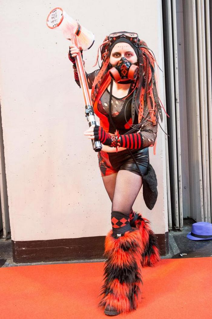 Cô gái cá tính này hóa trang thành vai diễn Harley Quinn trong Suicide Squad.