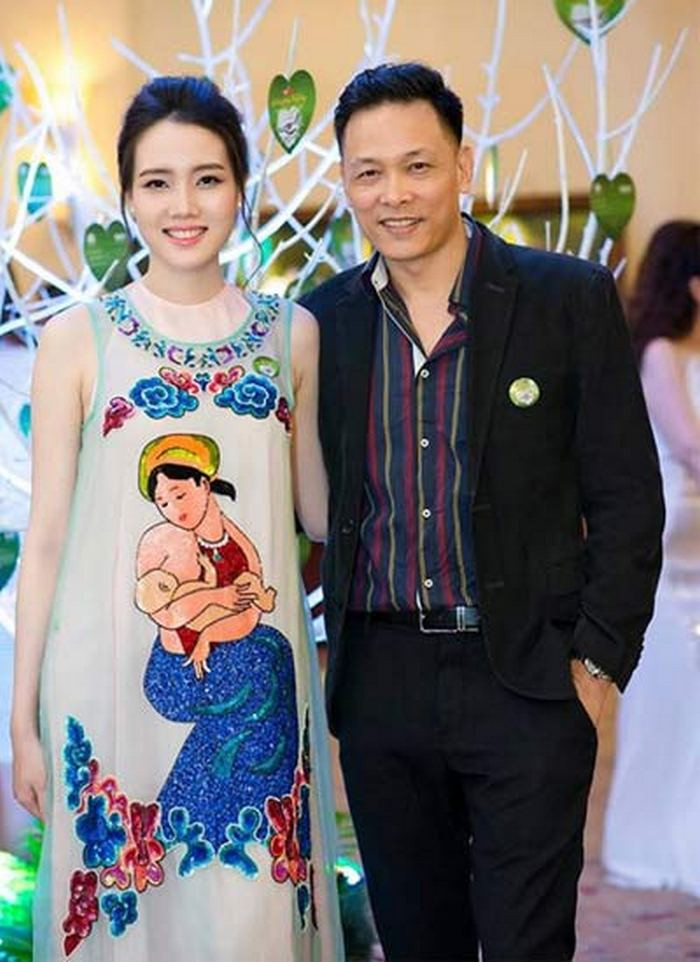 Sau khi chia tay nữ diễn Hải Yến, đạo diễn Ngô Quang Hải đã kết hôn cùng người đẹp Diệp Hồng Đào kém mình tới tận 25 tuổi. Sau khi có đứa con đầu lòng được 3 tuổi, Diệp Hồng Đào đã sinh con thứ hai được khoảng 2 tháng. Ảnh: Megafun.