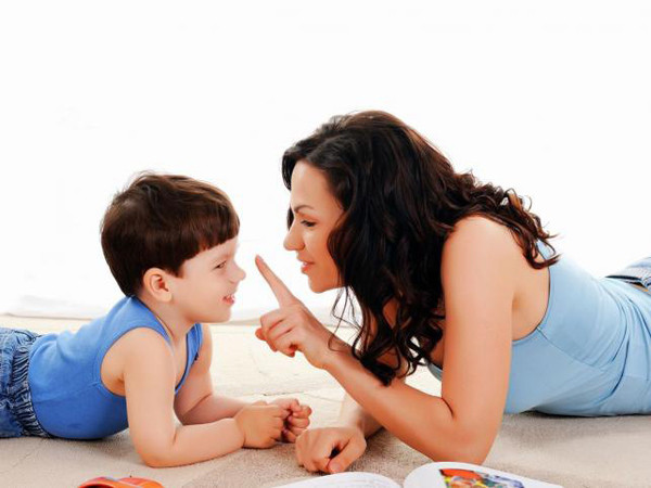 Khi ngủ. Trước khi lên giường, nhiều người có thói quen điểm lại những việc đã xảy ra trong ngày. Tuy nhiên, cần tránh thái độ không tốt, chỉ trích hay lên lớp giáo dục con.