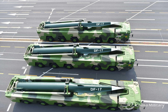 Tên lửa Hwasong-8 gần giống với DF-17 của Trung Quốc, đây là loại tên lửa duy nhất thuộc loại này trên thế giới, mặc dù kích thước của tên lửa mới của Triều Tiên vẫn đang được suy đoán. Nga cũng đang vận hành một loại vũ khí tương tự có phạm vi liên lục địa có tên là Avangard.