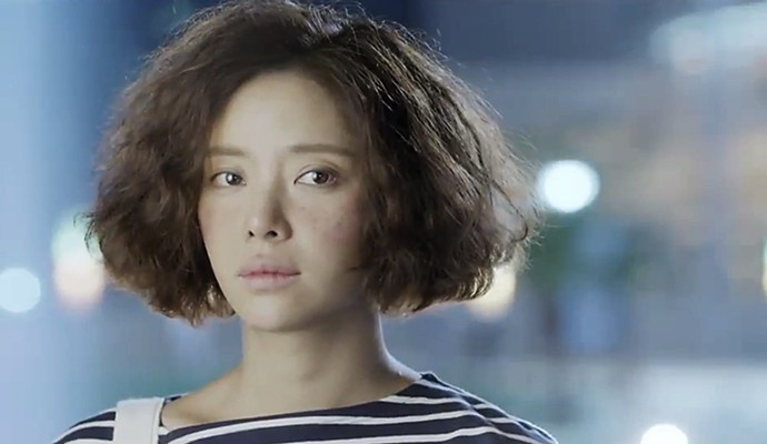 Sau thành công của "Kill Me, Heal Me", Hwang Jung Eum tiếp tục gây sốt màn ảnh Hàn khi tham gia "She Was Pretty". Người đẹp vào vai Kim Hye Jin, cô gái có dáng vẻ khá luộm thuộm nhưng rất tốt bụng.