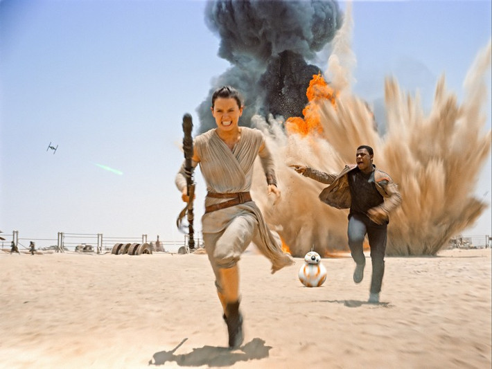 Nhân vật Rey do nữ diễn viên Daisy Ridley thủ vai là chìa khóa liên kết giữa các nhân vật Star Wars. Là một chiến binh hoang dã, Rey đứng về phía những người vô tội. Cô đã phải liên kết với phe nổi dậy để sống sót khi thế lực The First Order bành trướng.