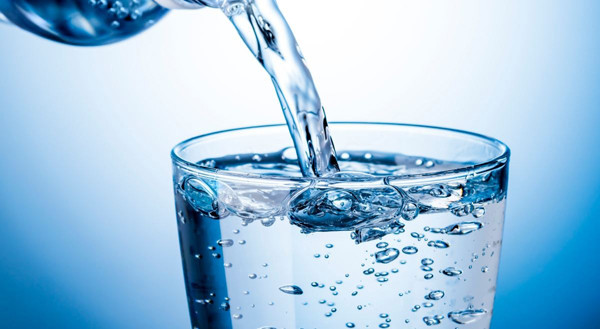 Nhiều người e dè nước sôi để qua đêm vì tin rằng trong chúng có lượng lớn nitrit, làm tăng nguy cơ ung thư. Sự thực là bản thân nitrit không gây ung thư, chất gây bệnh thực sự có tên nitrosamine.