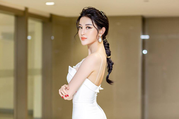 Được biết, để có được vẻ đẹp thanh thuần, Huyền My từng giành nhiều thời gian cho các bài tập. Trước kia, cô rất tích cực tập gym, thậm chí thử sức cả boxing, Muay Thái... để “đúc dáng” song gần đây do bị chấn thương cột sống nên cô không thực hiện những bài tập này.