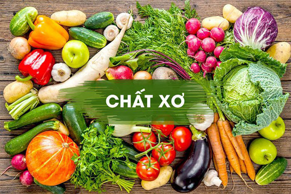 Ăn ít thực phẩm chứa chất xơ. Bổ sung đầy đủ chất xơ là bí quyết để đảm bảo chức năng tiêu hóa tốt, duy trì vi khuẩn khỏe mạnh, và ngăn ngừa sự tích tụ của độc tố. Theo Bộ Nông nghiệp Hoa Kỳ, chất xơ cần thiết cho một trái tim khỏe mạnh, nó có thể giúp giảm mức cholesterol trong máu và giảm nguy cơ mắc bệnh tim.