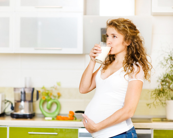 Mẹ bầu cũng nên chú ý kiểm soát cân nặng cơ thể, tăng cân từ từ để tránh các bộ phận của cơ thể bị “sốc”, đặc biệt là làn da. (Nguồn Chiaki)