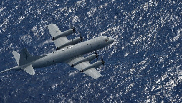 Theo Bộ trưởng Quốc phòng M. Lorenzana, Philippines muốn có phiên bản "gốc" P-3 Orion để thực hiện các nhiệm vụ trinh sát biển và chống tàu ngầm. "Nếu không nó sẽ chỉ là máy bay vận tải khác", vị này ám chỉ khi mà Mỹ thường gỡ bỏ nhiều trang bị khi thực hiện cung cấp máy bay, tàu chiến cho các nước đồng minh. Nguồn ảnh: Wikipedia