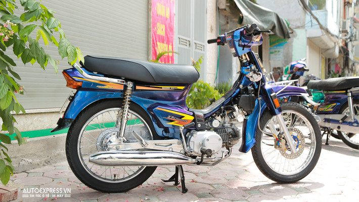 Để hoàn thành được bản độ này, chủ xe phải mất hơn 50 triệu và phải sau 2 tuần mới hoàn thành. Được biết chiếc xe này là sản phẩm của một xưởng độ nổi tiếng tại Hà Nội.