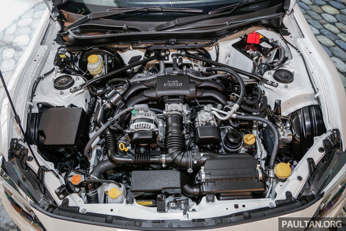 Subaru BRZ bản nâng cấp mới được trang bị khối động cơ D4S 2.0 lít, sản sinh công suất 200 mã lực và mô-men xoắn cực đại 205 Nm (giống như trước), tuy nhiên hệ thống nén được hãng làm lại nhằm tăng khả năng tăng tốc nhanh hơn.