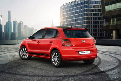Phiên bản giới hạn Polo GT Sport sở hữu bộ mâm hợp kim Portago 16 inch có sẵn trong cả hai lựa chọn GT TSI và GT TDI, hộp số tự động 7 cấp DSG, ngoại thất 2 tông màu cao cấp, logo ST Sport trên tấm cửa thấp, nóc xe màu đen và bộ phận bảo vệ GT.