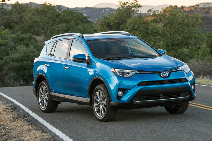 Các vị trí còn lại gồm Mazda CX-5 vị trí thứ 6 (bán ra 2.305 chiếc), Hyundai i10 bị trí thứ 7 (bán ra 2123 chiếc), Toyota RAV4 bị trí thứ 8 (1.736 chiếc), Hyunda Tucson vị trí thứ 9 (bán ra 1.719 chiếc).