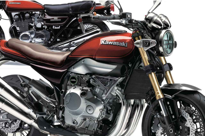 Trên Z900, đông cơ 4 xi lanh dung tích 948cc cho công suất cực đại 126 mã lực tại vòng tua 9500 v/p(92.2kW, 125PS) và được trang bị ly hợp chống giật "Slipper Clutch". Tuy nhiên với Z900RS, Kawasaki đã phải tinh chỉnh lại cho nước đề mượt mà hơn với công suất 110 mã lực (82kW, 111.5PS) tại vòng tua 8500rpm.
