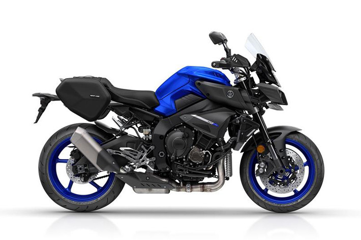 Động cơ được trang bị trên MT-10 Tourer 2017 là loại Crossplane CP4, dung tích 998 phân khối được lấy từ mô hình Yamaha R1 đời 2015, sản sinh công suất 158 mã lực tại 11.500 vòng/phút và mô-men xoắn cực đại đạt 111 Nm tại 9.000 vòng/phút.