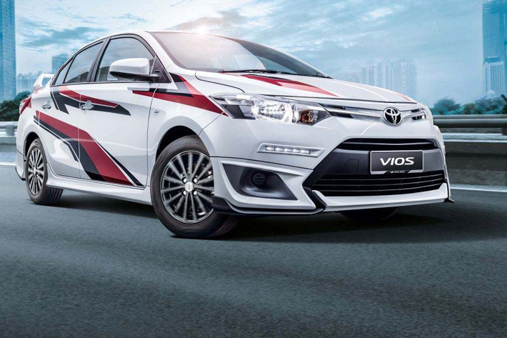 Vios Sports Edition 2017 vẫn sử dụng động cơ xăng 4 xy-lanh, dung tích 1,5 lít với hệ thống điều khiển van biến thiên kép Dual VVT-i, tạo ra công suất tối đa 107 mã lực và mô-men xoắn cực đại 140 Nm. Sức mạnh được truyền tới bánh trước thông qua hộp số tự động vô cấp CVT.