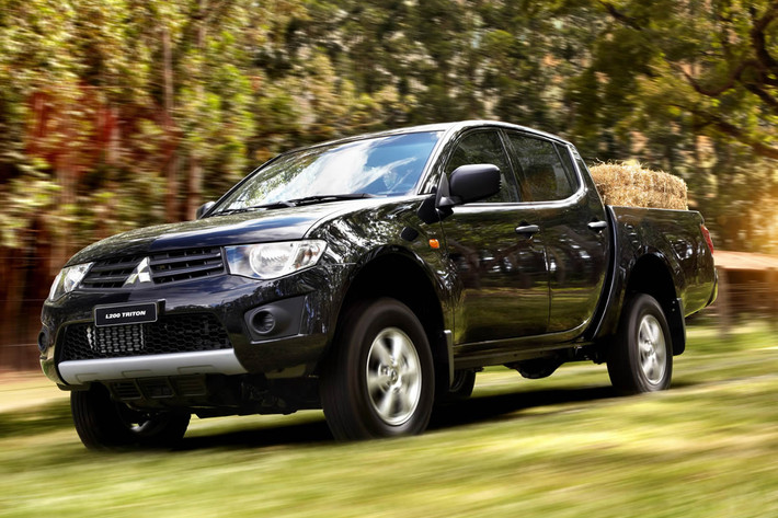 Một mẫu xe bán tải Nhật Bản cũng gặt hái khá tốt trong năm 2016 vừa qua là Mitsubishi, theo đó Mitsubishi L200 được đánh giá là mẫu bán tải tốt nhất cho năm 2017. Xe được trang bị động cơ 1.4 lít, công suất 178 mã lực và mô-men xoắn 430 Nm.