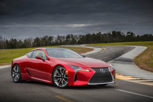 Trên phiên bản mới này, thương hiệu xe sang Lexus đã thiết kế cho chiếc xe LC 500 với trục cơ sở 2.870mm, kích thước tổng thể (Dài x Rộng x Cao) tương ứng là (4.760 x 1.920 x 1.345)mm.