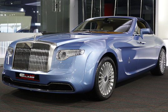 Có thể nói chiếc Rolls-Royce Phantom Drophead Coupe gần như lột xác hoàn toàn qua bàn tay của hãng thiết kế và chế tạo thân vỏ Pininfarina đến từ Ý với thiết kế gợi liên tưởng đến ô tô ra đời trong thập niên '30 với phần nắp capô kéo dài và đuôi ngắn lại.