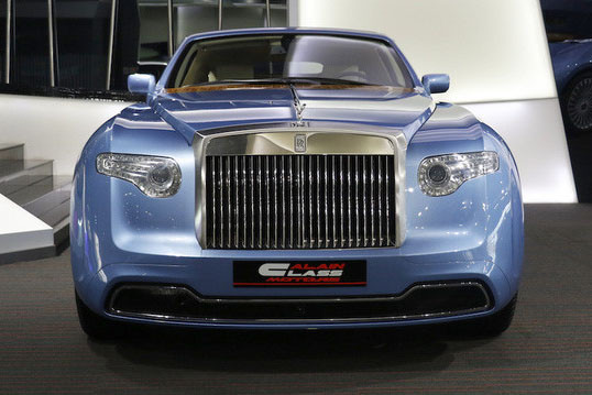 Chiếc siêu xe sang độc bản Rolls-Royce Hyperion này hiện đang được một đại lý xe sang ở Các tiểu vương quốc Ả-Rập Thống Nhất rao bán với giá 2 triệu Euro (54 tỷ Đồng).
