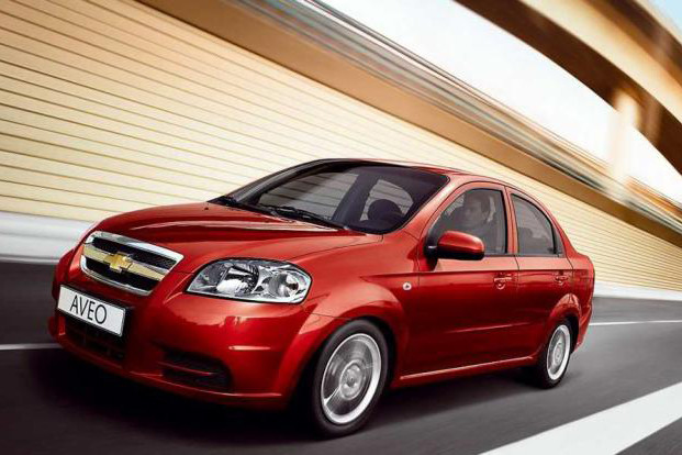 Dòng sedan hạng B của Chevrolet là Aveo chính thức ra mắt tại Việt Nam vào tháng 09/2013 với 2 phiên bản. Hiện cả 2 phiên bản mới của mẫu xe này trong tháng 9/2017 cũng được giảm tới 30 triệu đồng so với giá cũ.