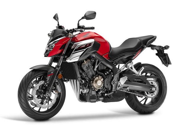 Từng được giới thiệu tại triển lãm EICMA năm ngoái, hiện giá bán của Honda CBR650F 2017 có giá khởi điểm từ 999.000 Yên (khoảng 208,6 triệu đồng) và của CB650F là 923.400 Yên (khoảng 193 triệu đồng).