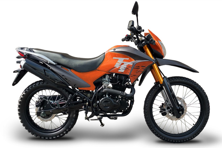 Xe được trang bị khối động cơ có dung tích 229,5cc, làm mát bằng không khí, xi-lanh đơn, công suất 16 mã lực, mômen xoắn 18 Nm, đi kèm hộp số 5 cấp.