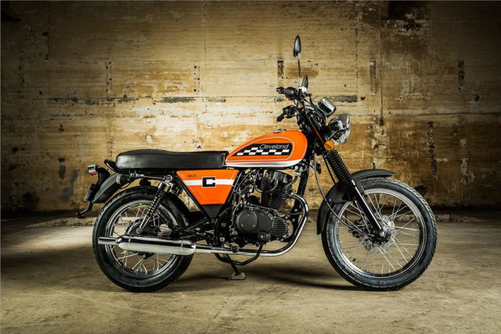 Cleveland CycleWerks Ace Standard là cái tên đến từ thị trường Trung Quốc, hiện xe có giá bán 2.895 USD (66 triệu đồng). Xe được trang bị khối động cơ có dung tích 229,5cc, làm mát bằng không khí đi kèm hộp số 5 cấp, công suất 11,5 mã lực, mômen xoắn 14 Nm.