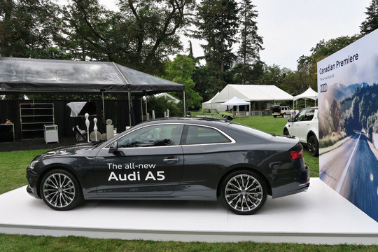 Trang bị an toàn trên Audi A5 Coupe là hệ thống điều khiển hành trình thích ứng Stop&Go chuyên dành cho đường kẹt xe, cảnh báo va chạm phía sau, hệ thống tránh tai nạn, hỗ trợ cua và hệ thống Audi Pre-Sense...