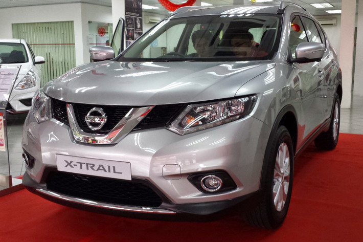 Trong khi đó, các phiên bản Nissan X-Trail 2.5 SV 4WD và 2.0 SL 2WD giảm 30 triệu. Phiên bản cao cấp Premium L dù chỉ vừa ra mắt cũng được giảm 20 triệu đồng.