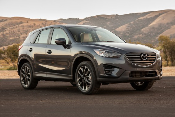 Đứng đầu bảng danh sách xe Crossover tại Việt Nam chính là mẫu xe Mazda CX-5 với doanh số 828 chiếc. Do liên tục giảm giá đi kèm nhiều ưu đãi lớn, không khó để CX-5 chiếm vị trí ngôi đầu bảng. Hiện mẫu xe được bán với giá từ 950 triệu đồng.
