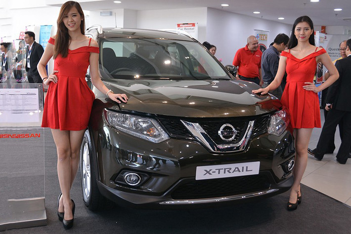 Nissan X-Trail tại Việt Nam được bán với 3 phiên bản, và cả 3 đều là các phiên bản 5+2 nên đáp ứng được nhiều nhu cầu của khách hàng. Trong tháng 1/2017 doanh số bán ra là 171 chiếc. Hiện giá bán của mẫu xe này là hơn 1,1 tỷ đồng.