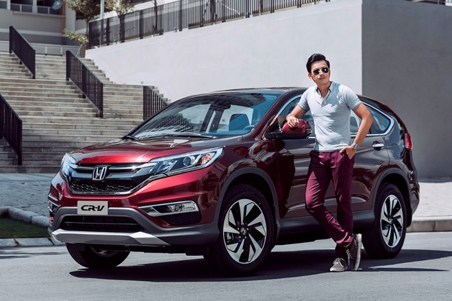 Trong khi đó, cái tên đến từ Nhật Bản là mẫu xe Honda CR-V có doanh số trong tháng 1/2017 khá ấn tượng với 419 chiếc. Tuy nhiên sự chênh lệch về giá bán khá lớn nếu so với đối thủ CX-5 đã khiến Honda CR-V "hụt hơi" trong thời gian gần đây. Hiện xe có giá bán 1,178 triệu đồng.