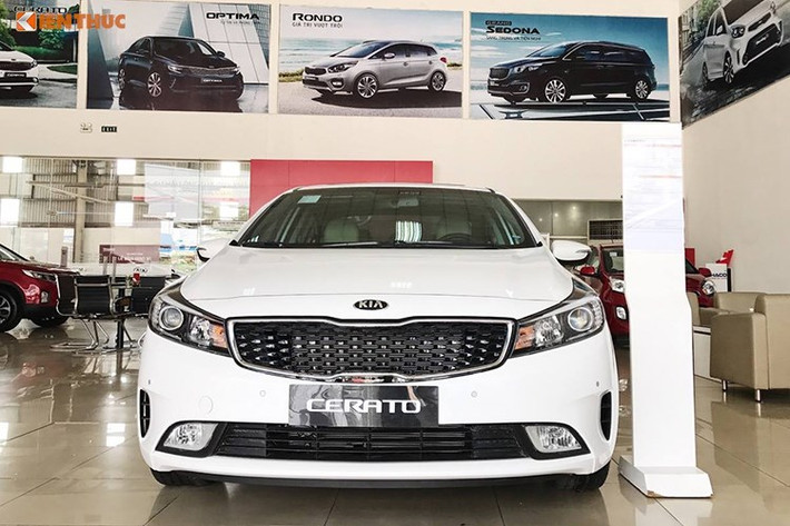 Đây là mức giảm khá tốt đối với mẫu sedan hạng C khi vừa được KIA trang bị thêm tính năng sạc điện thoại không dây cho phiên bản mới nhất.