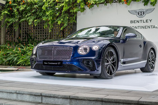 Chỉ vài ngày sau khi ra mắt lần đầu tiên tại triển lãm ôtô Frankfurt 2017, Bentley đã giới thiệu mẫu siêu xe sang Bentley Continental GT 2018 với nhà giàu Singapore.