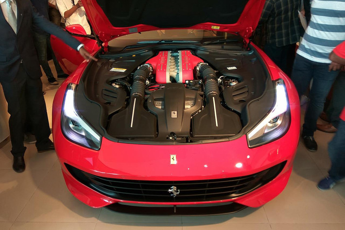 Về khả năng vận hành, GTC4Lusso T sử dụng khối động cơ V8 tăng áp, dung tích 3.855cc đạt công suất 610 mã lực tại 7.500v/ph và mô-men xoắn cực đại 760Nm tại 3.000-5.250v/ph.