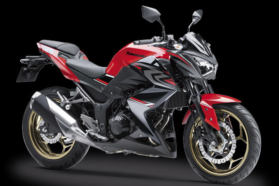 Ngoài việc bổ sung màu sơn đỏ-đen mới, hãng xe máy Kawasaki còn trang bị bộ vành mới mang phong cách nổi bật khi được làm bằng hợp kim với nước sơn vàng. Về thông số kỹ thuật, kích thước không có gì thay đổi so với các phiên bản hiện đang được phân phối trên thị trường.
