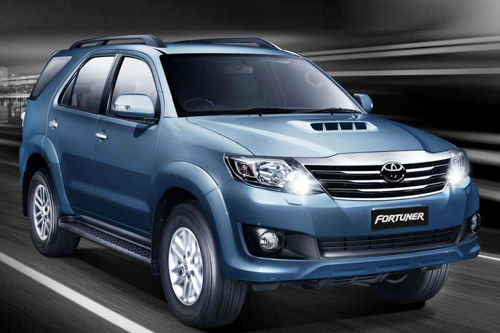Mẫu SUV ăn khách nhất thị trường Toyota Fortuner 2017 trong tháng 9 này cũng được giảm giá trực tiếp tại đại lý từ 20-25 triệu đồng, tùy phiên bản.