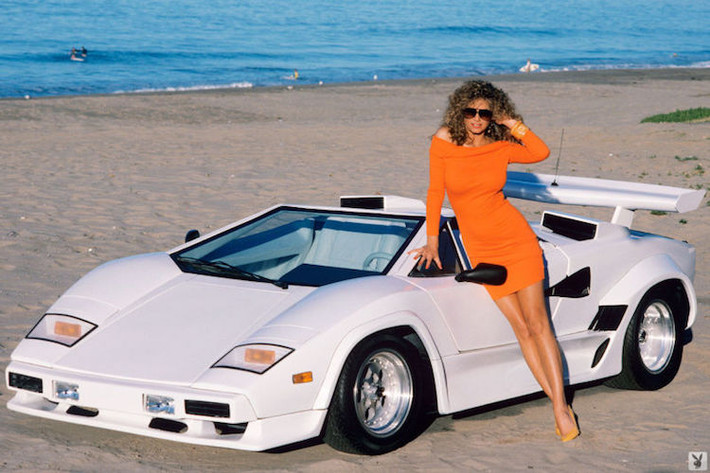Mẫu xe kỳ lạ nhất từng lên tạp chí Playboy là chiếc California Countach Roadster vào năm 1988 bên cô đào India Allen. Dù có kiểu dáng của một chiếc Lamborghini Countach nhưng trên thực tế đây chỉ là một mẫu "xe nhái".