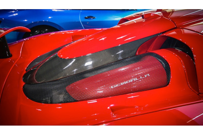 Trên Mirage GT, Gemballa đã độ lại khối động cơ V10 của Carrera GT từ 558 lên thành 670 mã lực, khiến chiếc siêu xe này càng trở nên khó điều khiển và "đáng sợ" hơn, ngay cả với những tay lái lão luyện nhất.