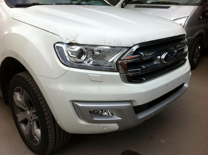 Đồng thời, một số đại lý của Ford đã hé lộ giá bán của các phiên bản. Trong đó, rẻ nhất là bản Trend 2.2 AT 4x2 có giá 1,249 tỷ Đồng. Các phiên bản Titanium 2.2 AT 4x2 và Titanium 3.2 AT 4x4 có giá lần lượt là 1,329 tỷ và 1,629 tỷ đồng.