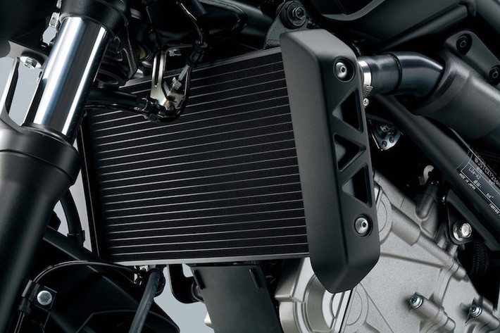 Các thông tin chi tiết về động cơ xe không được Suzuki công bố, nhưng hãng có cho biết rằng SV650 thế hệ mới sẽ mạnh hơn, có mô-men xoắn lớn hơn, tiết kiệm và thân thiện với môi trường hơn.