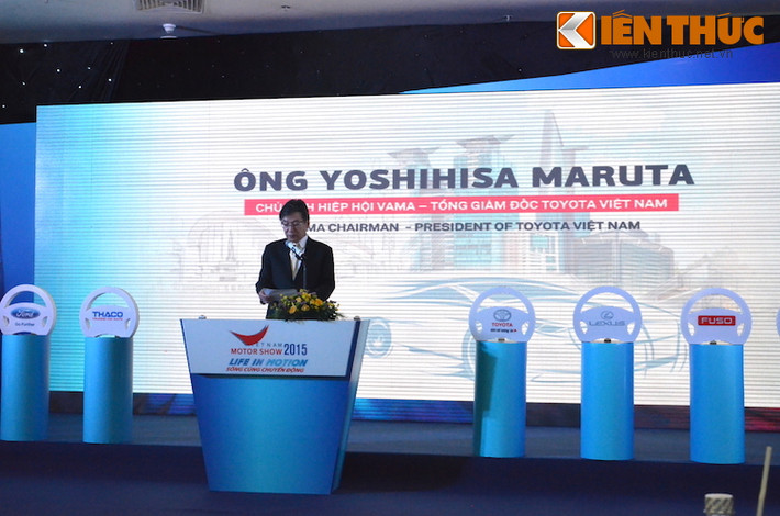 Sáng nay 28/10/2015 Triển lãm ôtô Việt Nam 2015 (VMS) chính thức khai màn. VMS 2015 sẽ là sân chơi của 150 mẫu xe đến từ 18 nhà sản xuất lớn nhỏ trong và ngoài nước với giá trị lên tới 250 tỉ đồng.
