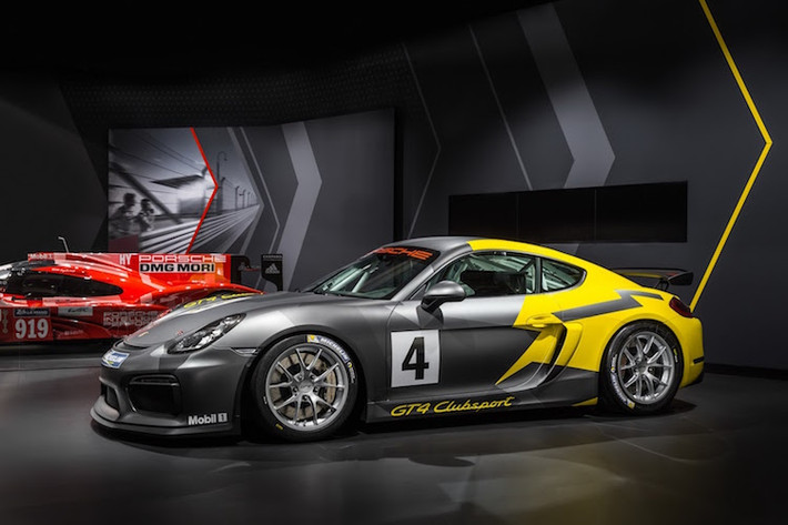 Về cơ bản, Porsche Cayman GT4 Clubsport là phiên bản đua của mẫu xe thể thao Cayman GT4 trước đó, được thiết kế chỉ để chạy trên đường đua và không được lưu thông ngoài đường công cộng.