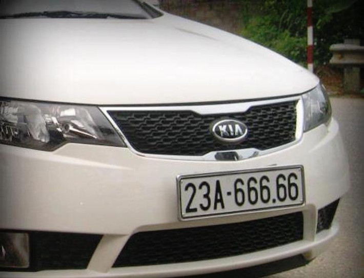 Yên Bái hai mốt (21) ghé qua Tuyên Quang Tây Bắc số là hai hai (22) Hà Giang rồi đến Lào Cai Hai ba (23) hai bốn (24) sánh vai láng giềng Lai Châu, Sơn La vùng biên Hai lăm (25), hai sáu (26) số liền kề nhau.