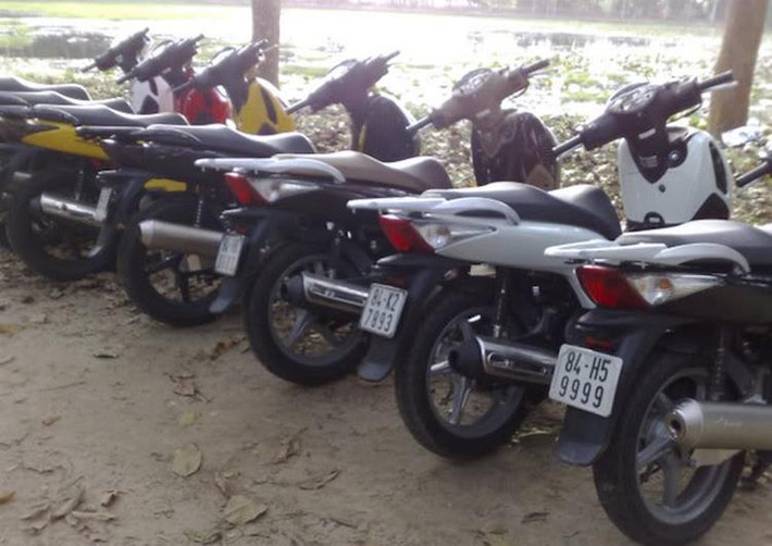 Sóc Trăng mang số tám ba (83) Tám tư (84)kế đó chính là Trà Vinh Tám lăm (85) Ninh Thuận hữu tình Tám sáu (86) Bình Thuận yên bình gần bên Vĩnh Phúc tám tám (88) đừng quên Hưng Yên tám chín (89) nhớ tên