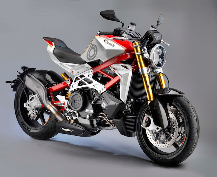 Đã từng được hãng môtô Bimota hé lộ từ trước khi triển lãm EICMA 2015 diễn ra, Impeto là một mẫu streetfighter hoàn toàn mới, được tung ra nhằm thay thế cho chiếc DB9 hiện nay của hãng.
