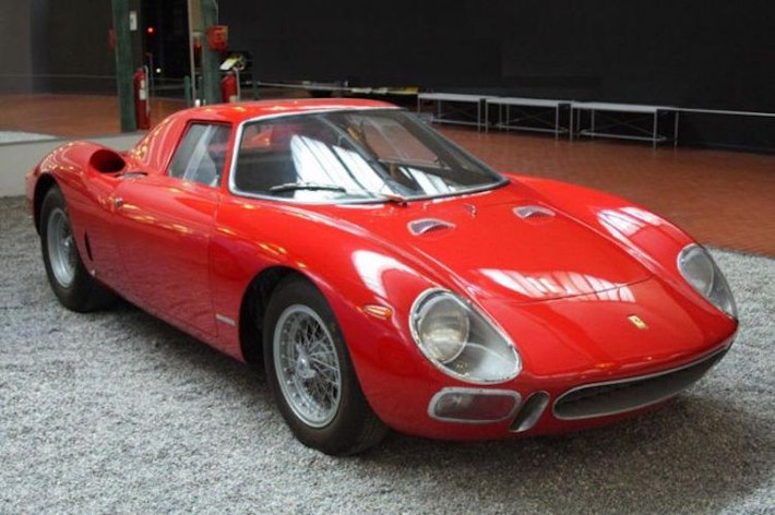 Ferrari 250 LM đời 1964, được bán với giá chốt 14,3 triệu USD vào năm 2013 (tương đương 321,46 tỷ đồng theo tỷ giá hiện nay).