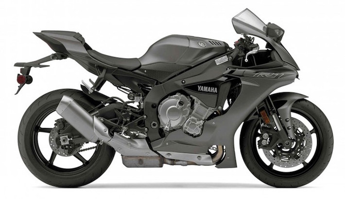 Theo Yamaha, R1S là phiên bản cơ bản của R1 để dành cho các biker trẻ hơn, thường xuyên sử dụng xe trên đường phố thay vì những biker lão luyện thích chạy xe trong đường đua.